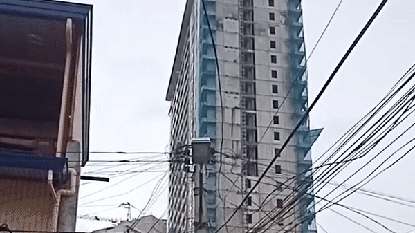 Watch: Philippines 6.7 quake topples high-rise construction crane