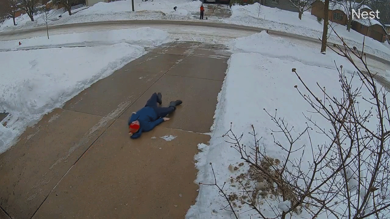 Wisconsin girl offers dad adorable advice after he slips on ice in driveway Fox Weather