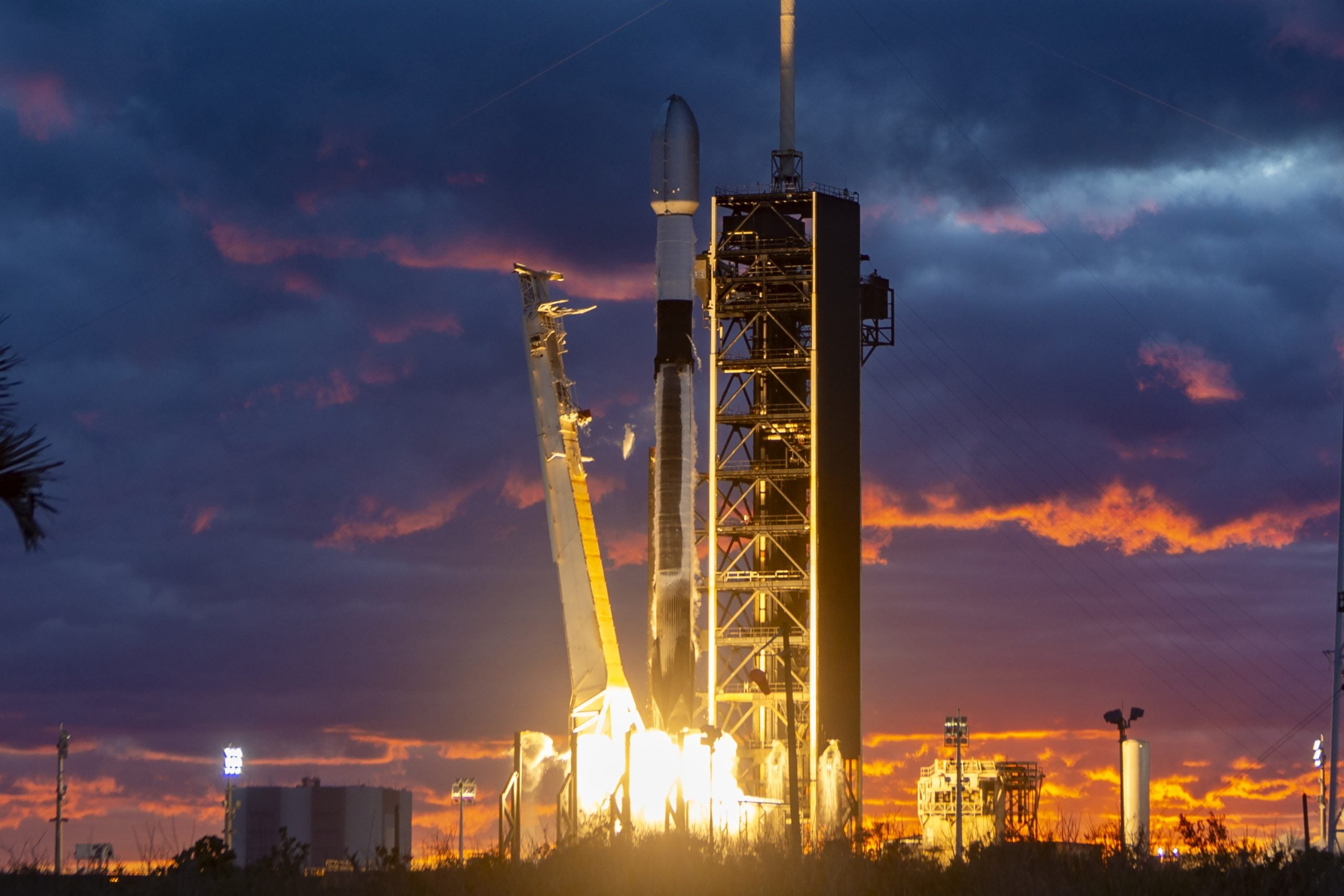 Section of SpaceX Falcon 9 rocket expected to smash into the moon