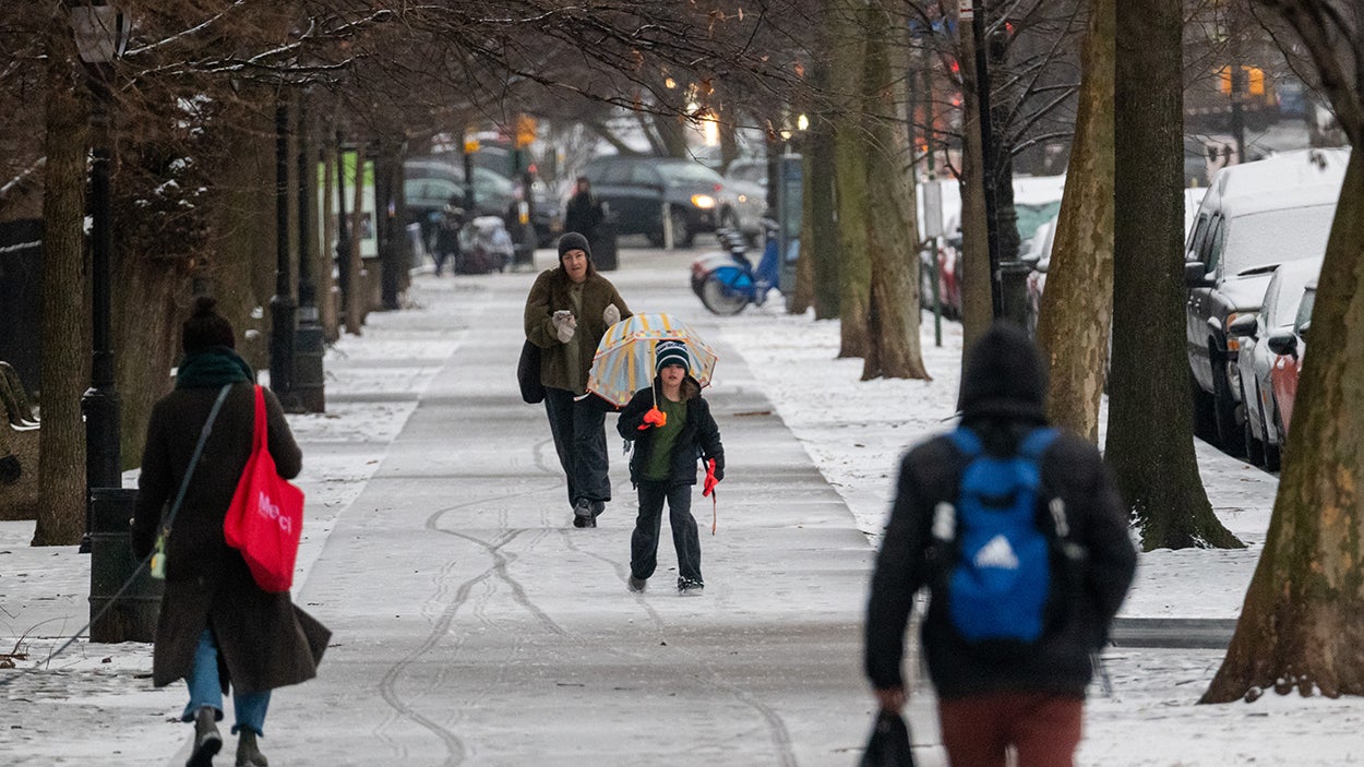 Fast-moving system to unleash messy mix of rain, ice & snow across Midwest, Northeast days after winter storm