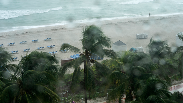 Brewing ‘Super’ El Niño may self-destruct after reaching record peak, triggering rapid La Niña return