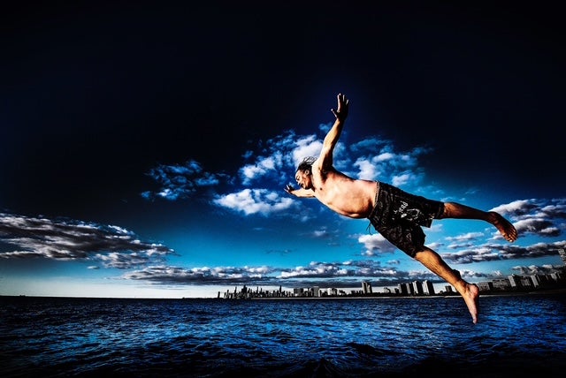 Meet The Great Lake Jumper: The Chicago resident that has plunged into Lake Michigan for 2,000+ days straight