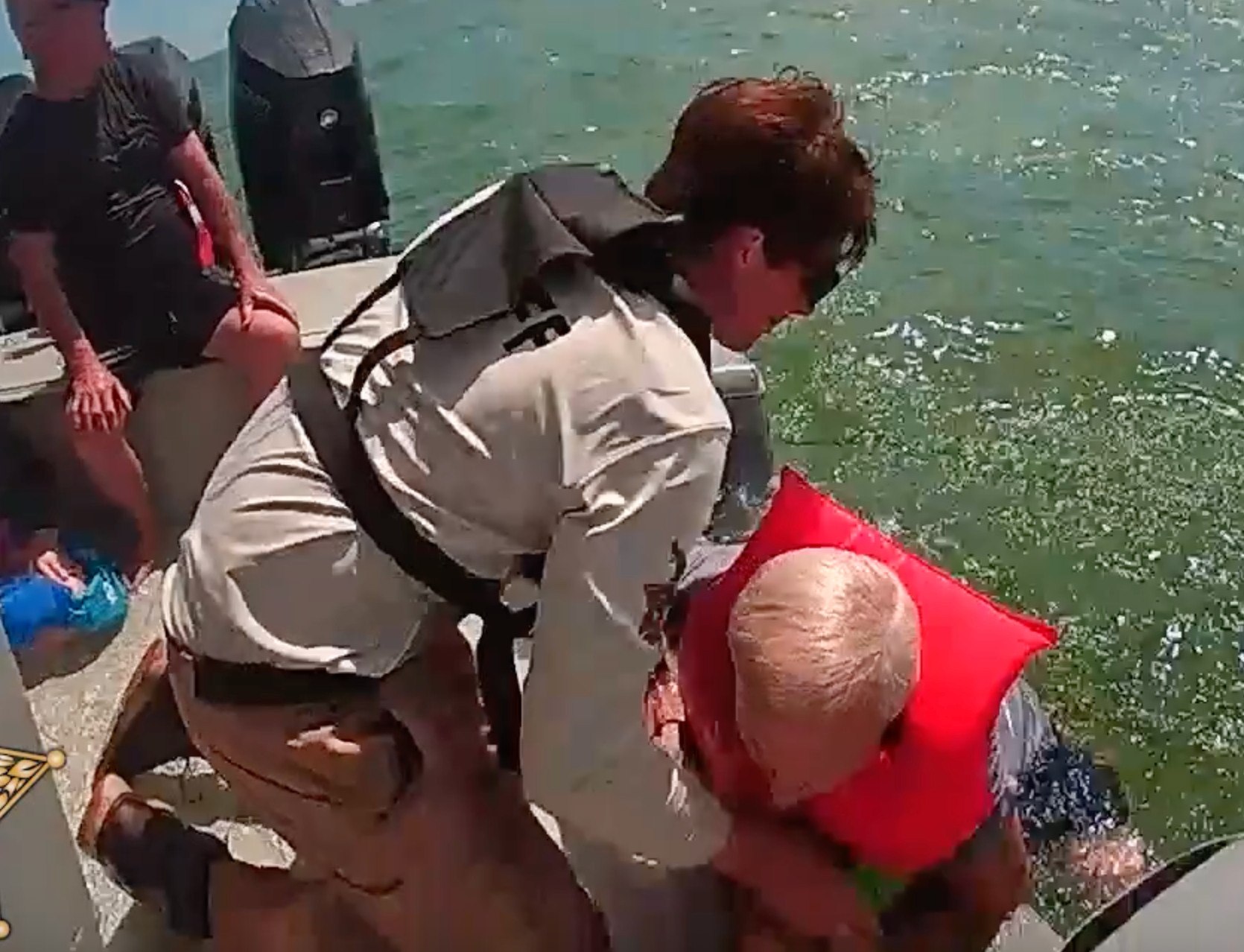 Watch: Deputies rescue 11 passengers after boat capsizes off Florida beach, 2 with minor injuries