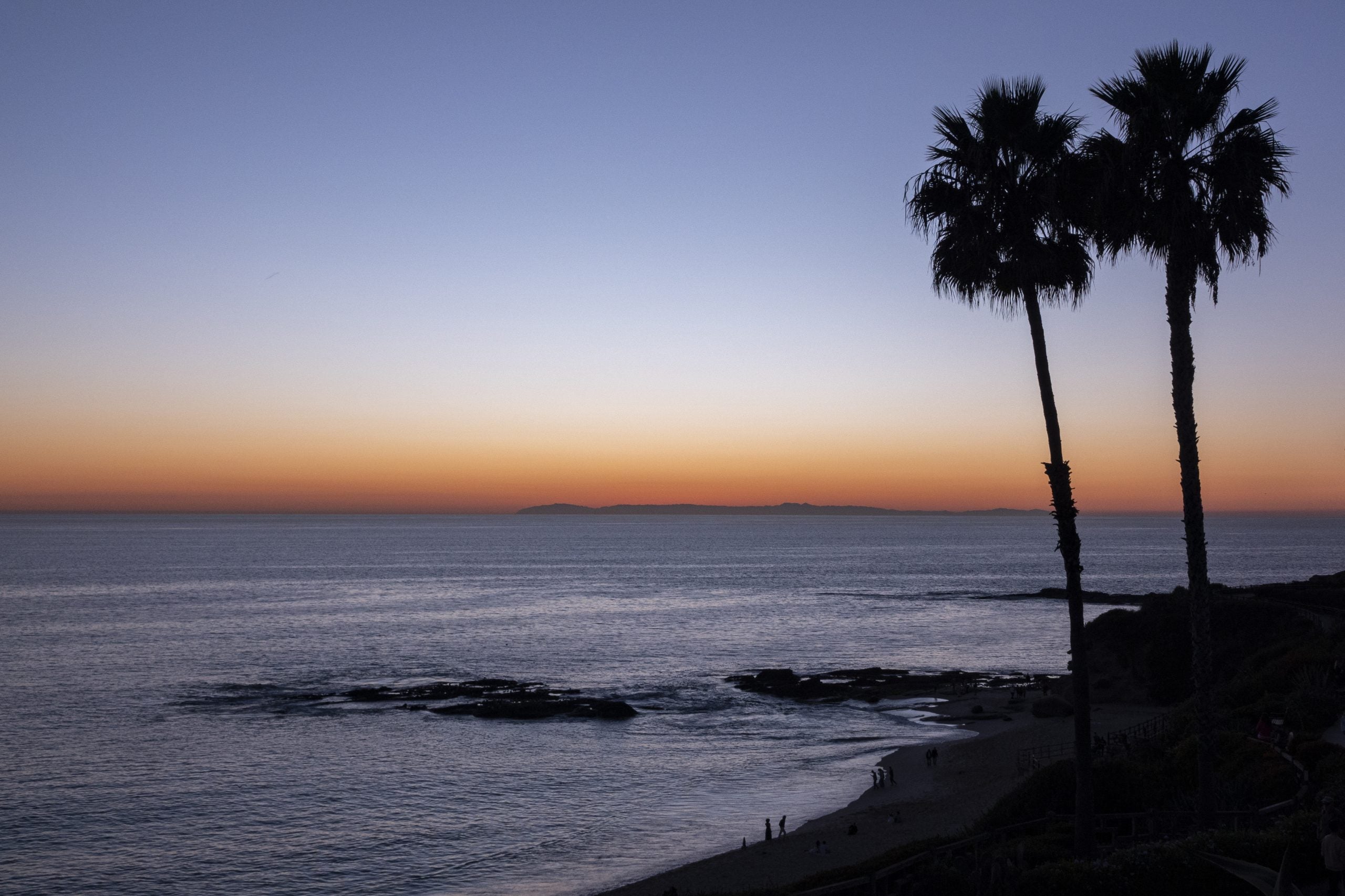 Search suspended for 5-year-old girl swept into ocean by rough surf at popular California beach