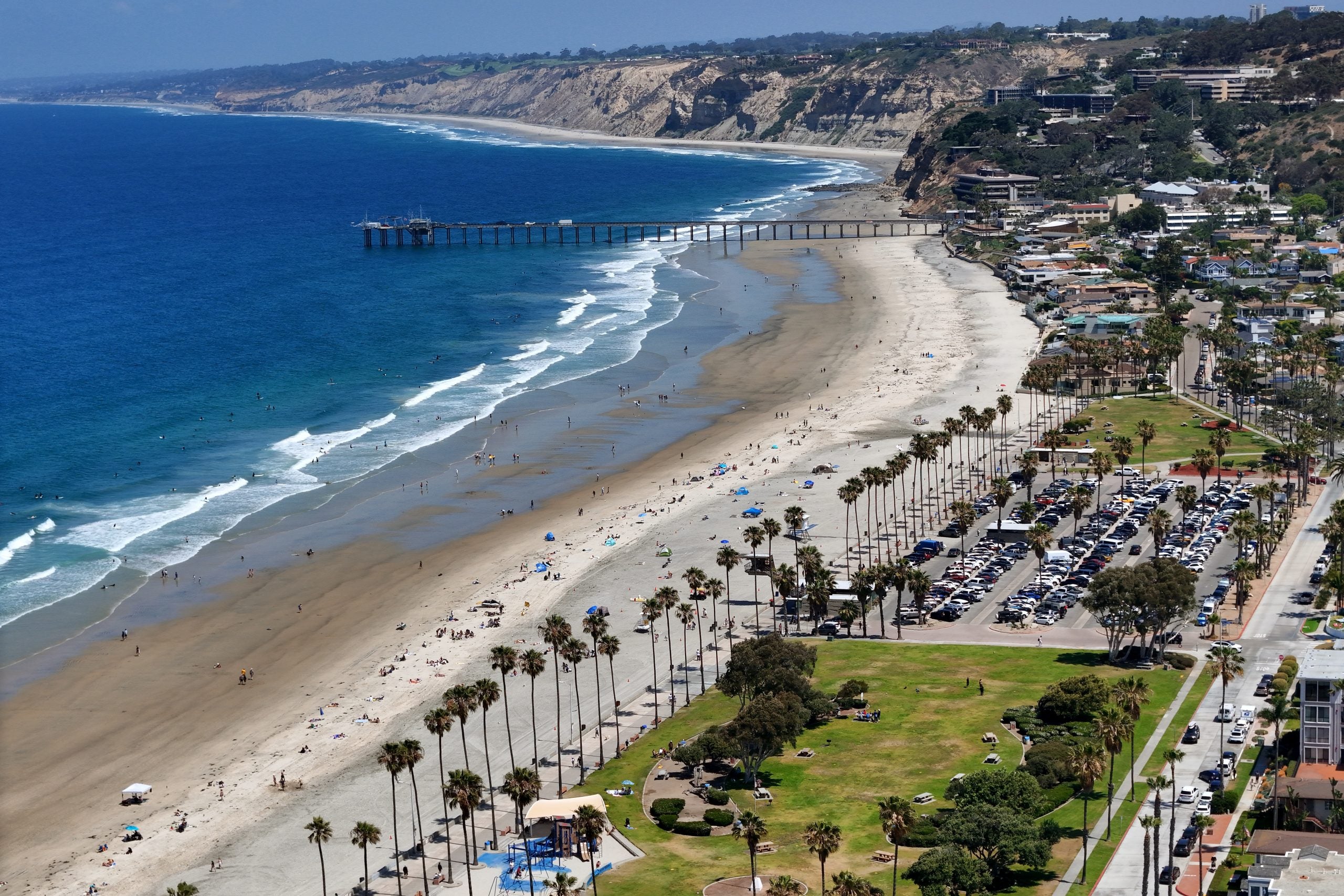 Los Angeles sees cooler temperatures as rest of US bakes in heat wave