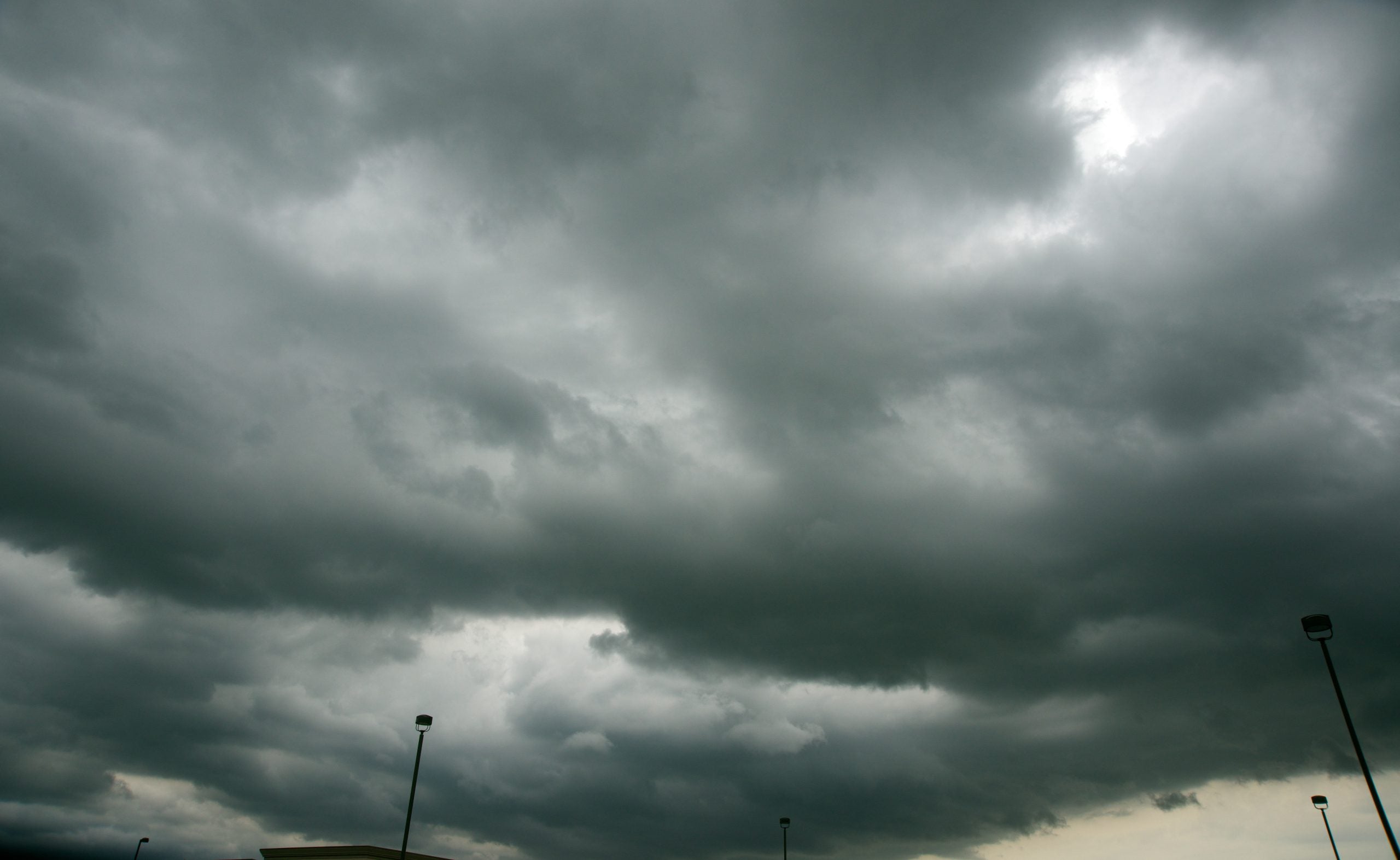 Severe storms brewing: Dangerous winds and large hail target the Plains and Midwest