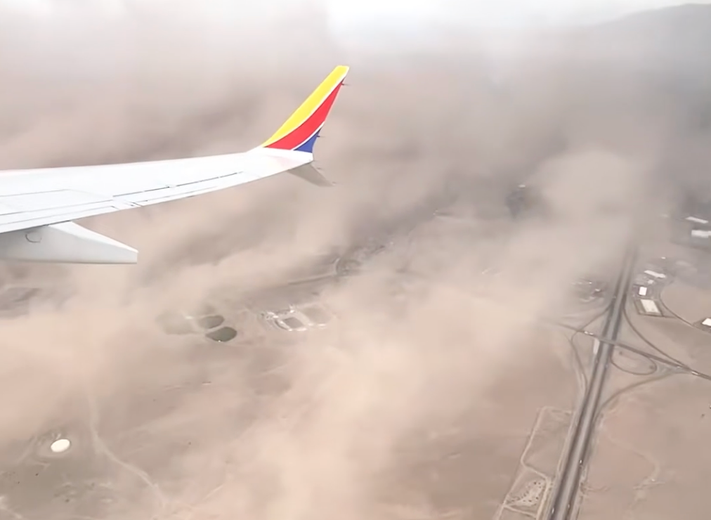 Watch: Airline passenger captures massive dust storm sweeping through New Mexico city