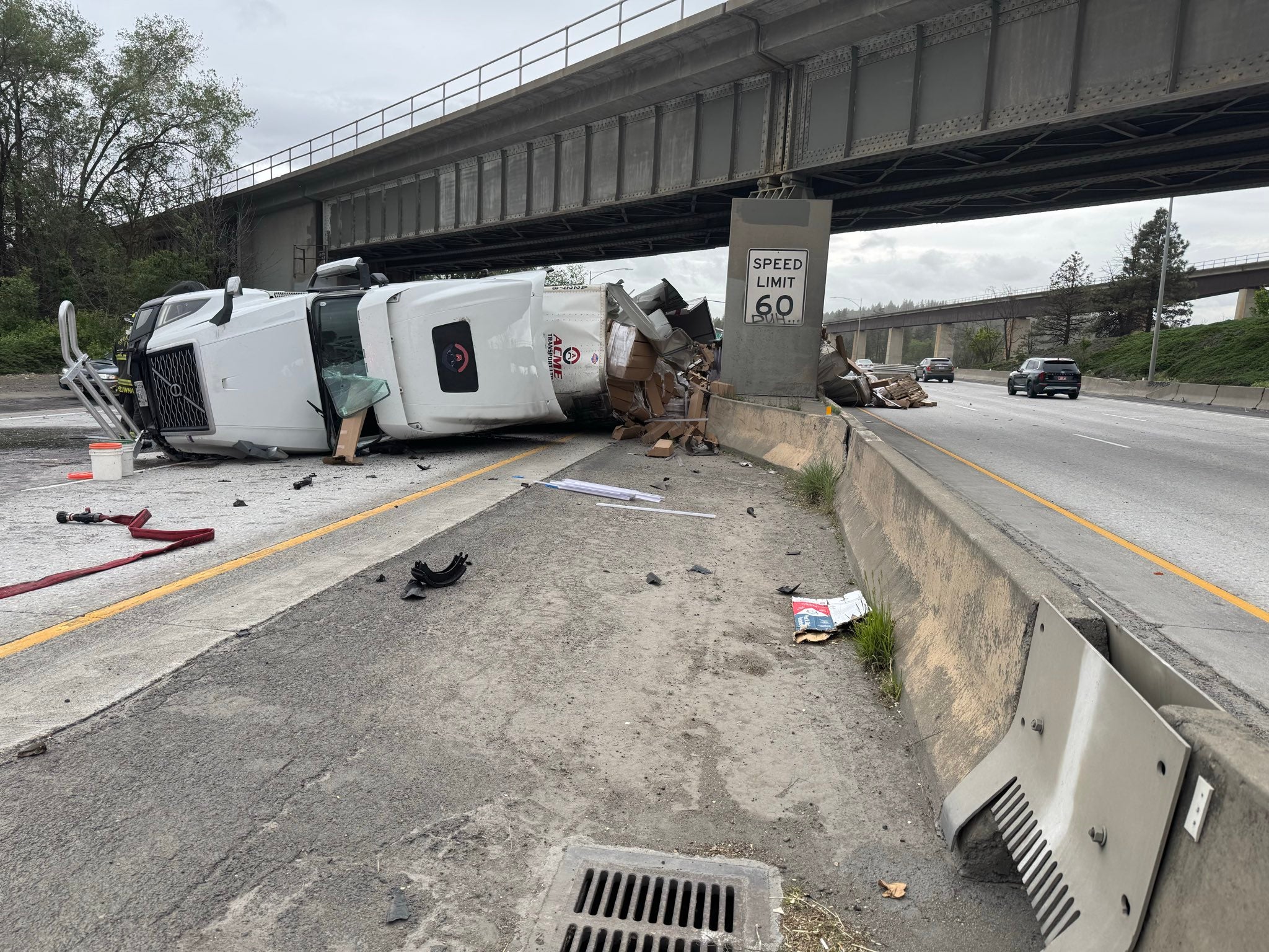 Dust storm causes several multi-car crashes, shuts down highway in eastern Washington