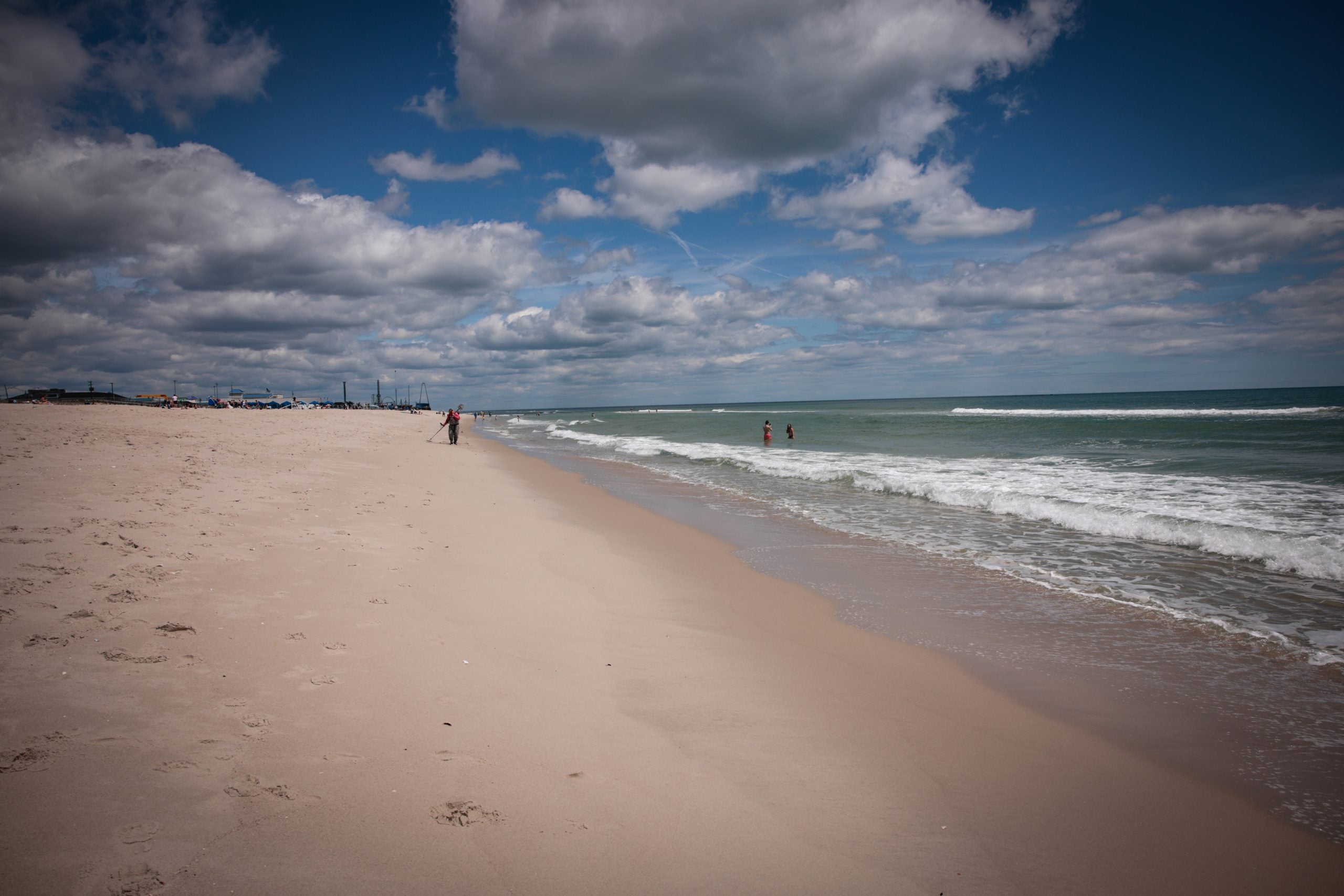 23-year-old drowns off popular New Jersey beach amid hazardous ocean conditions