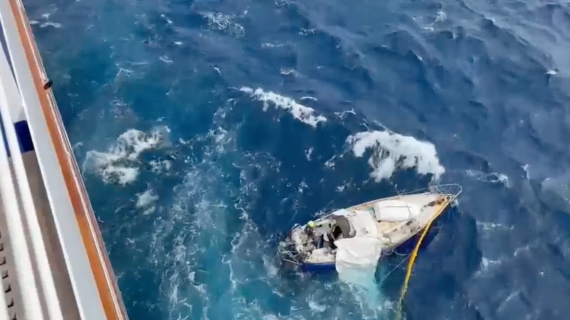 Watch: Solo mariner rescued after 30-foot waves, strong winds de-mast and disable vessel off Oregon coast