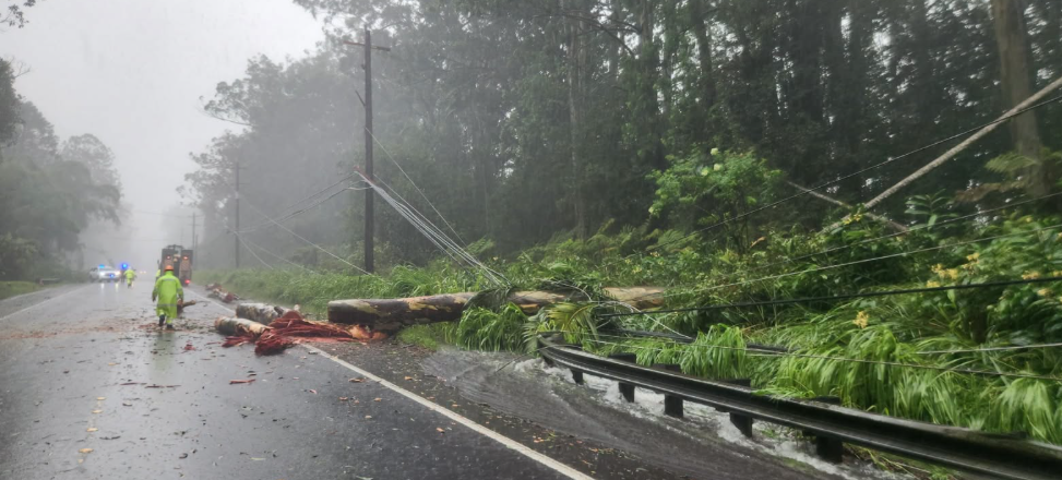 At least 1 dead as Lala weakens to tropical storm, slamming Hawaii with flash flooding, sweeping homes away