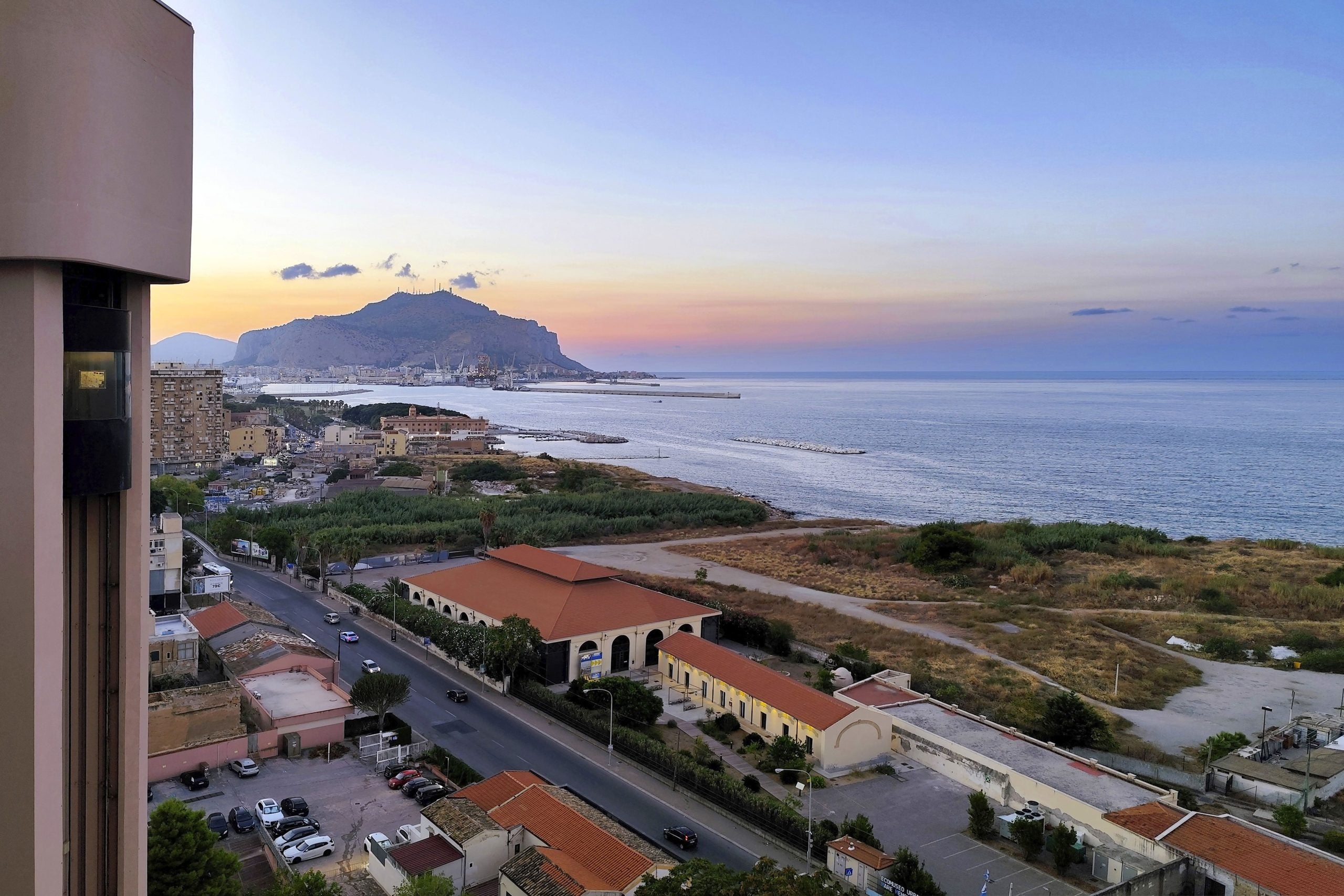 Tsunami alert issued in the Tyrrhenian Sea after 2 earthquakes rock Palermo, Italy