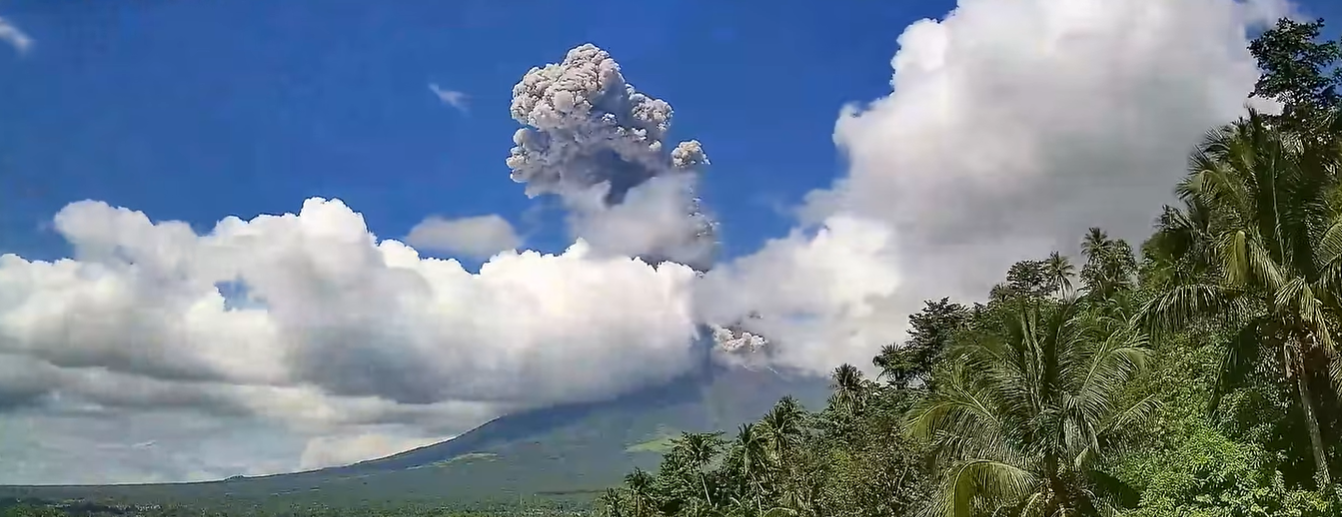 See It: Philippines' Mayon Volcano erupts along Pacific Ring of Fire, sending massive ash plume into sky
